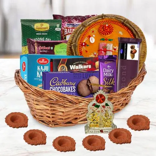 Diwali gift hampers | Diwali gift hampers, Corporate diwali gifts, Diwali  gift box
