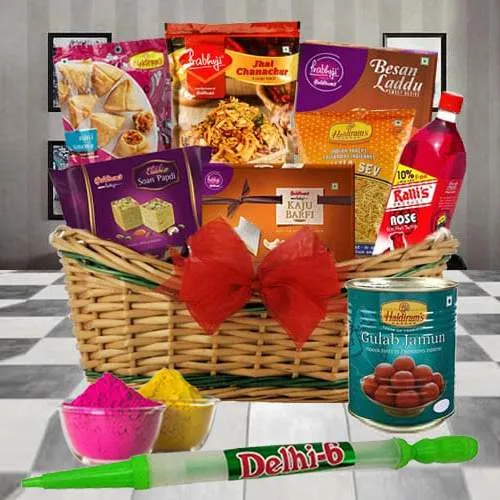 Haldirams Gift Box Festive Delight, 750 g : Amazon.in: Grocery & Gourmet  Foods