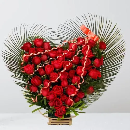 Love With A Beautiful Bunch Of Roses, Rose Day Delivery in Ahmedabad –  SendGifts Ahmedabad