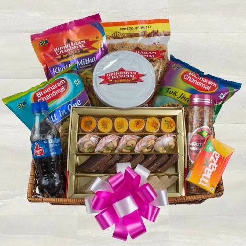 Buy Valentines Day Hampers At Best Rate From Angroos