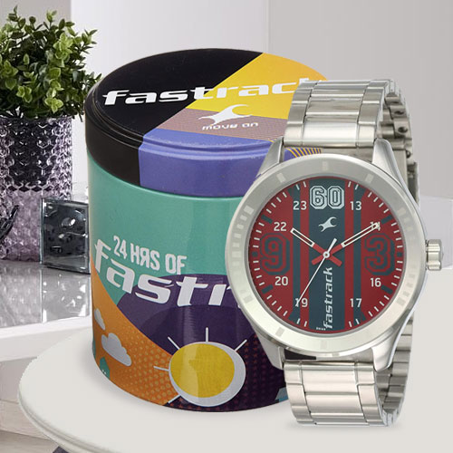 fastrack varsity analog watch